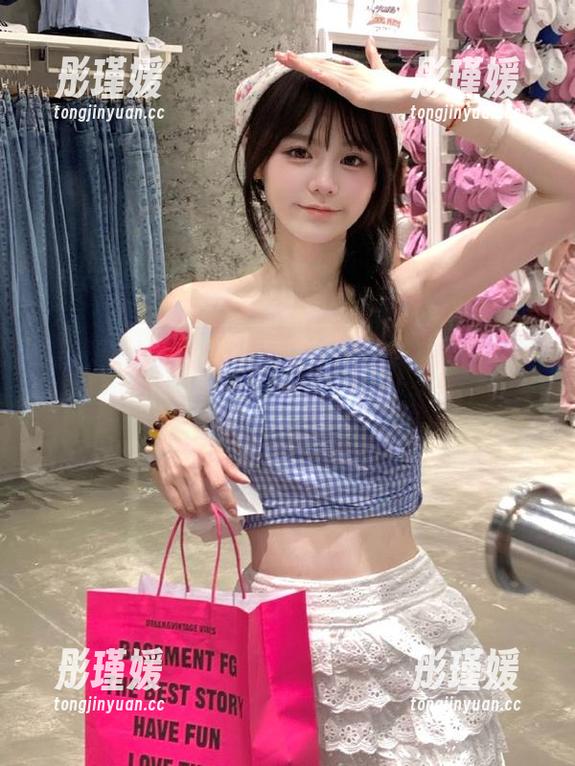 锁定Peach milky：芙宁娜内衣装套图下载，享受独特视觉盛宴！